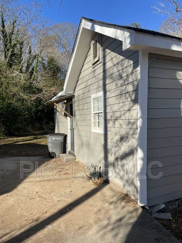 120 Burr St - Photo 2 of 7