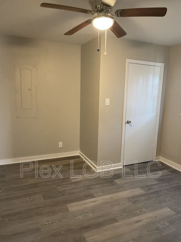 120 Burr St - Photo 5 of 7