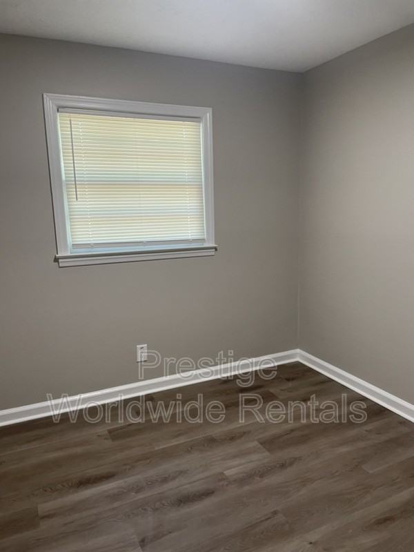 1017 Fleming Ave - Photo 2 of 9