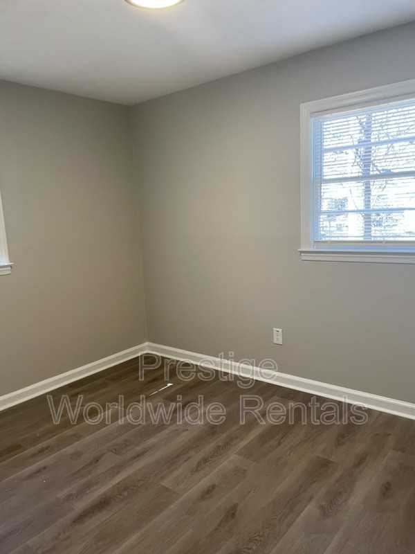 1017 Fleming Ave - Photo 3 of 9