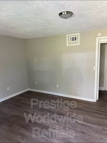 134 Munson Dr - Photo 2 of 10