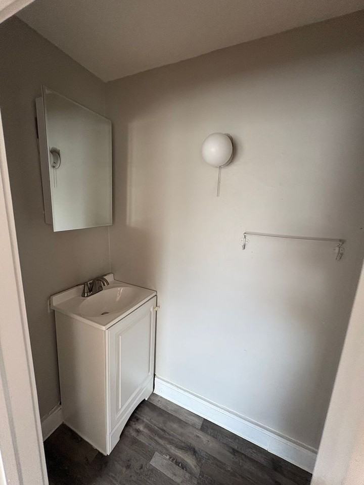 5304 Harrison St - Photo 7 of 10