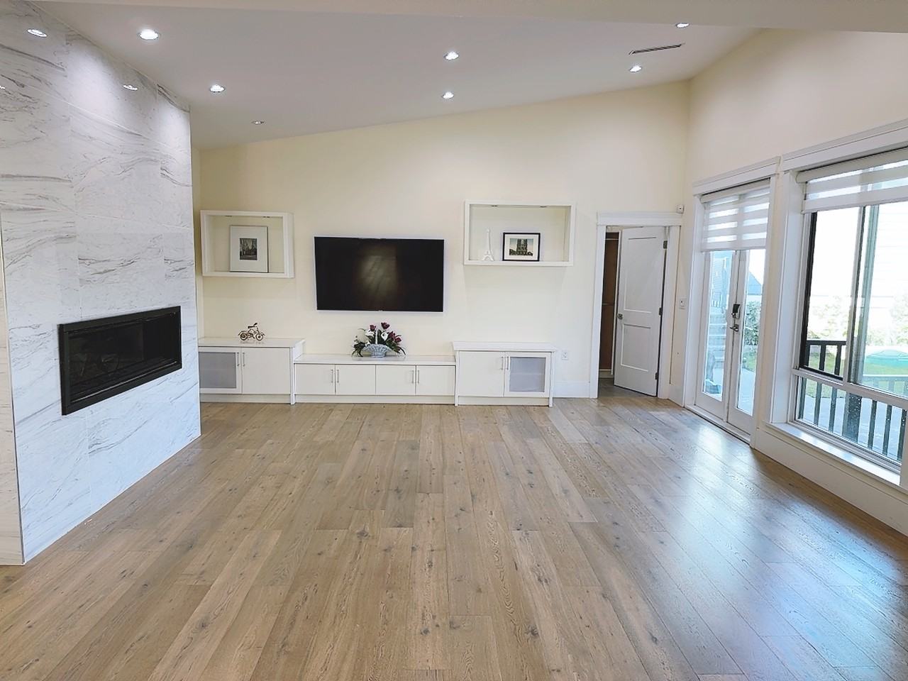 4649 Brentlawn Drive - Photo 3 of 22