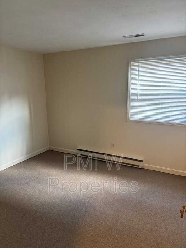 210 Pine St #13 - Photo 5 of 9