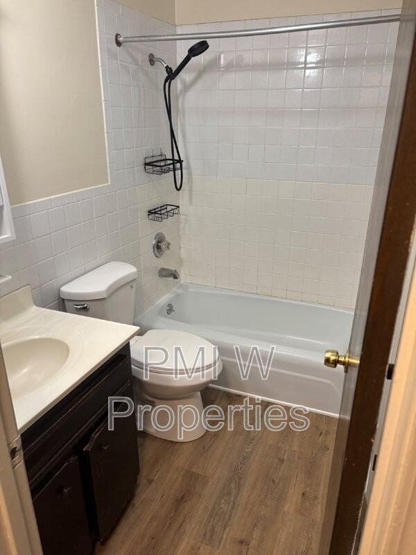 210 Pine St #13 - Photo 6 of 9