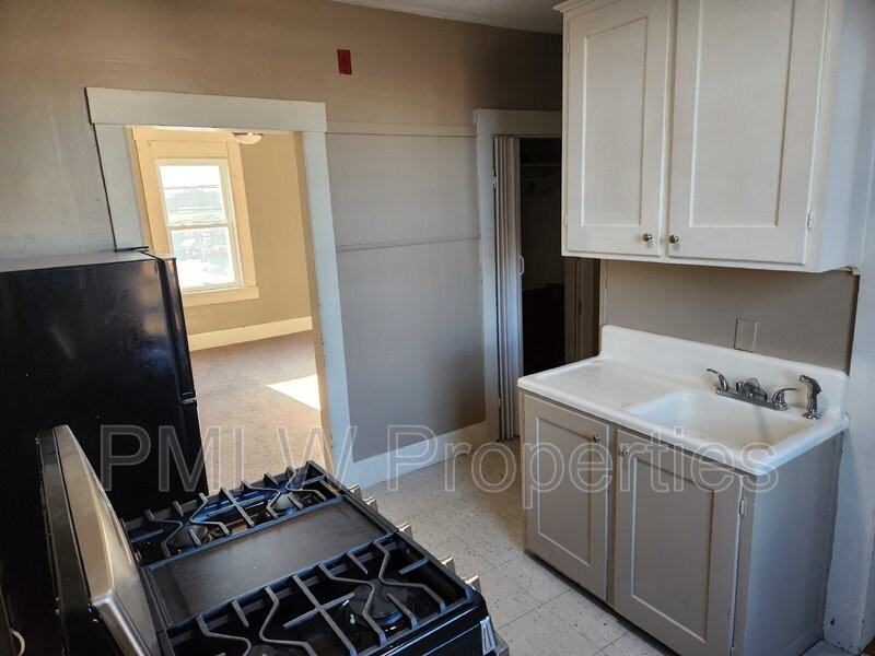 103 W Pearl St #3 - Photo 3 of 6