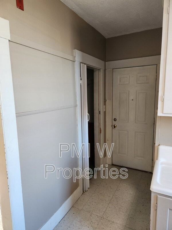 103 W Pearl St #3 - Photo 5 of 6
