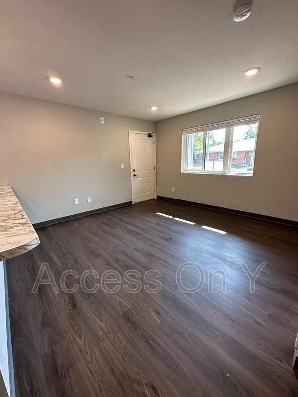 2320 Y St #11 - Photo 4 of 13