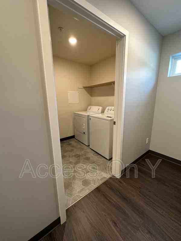 2320 Y St #11 - Photo 6 of 13