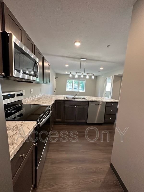 2320 Y St #5 - Photo 4 of 12