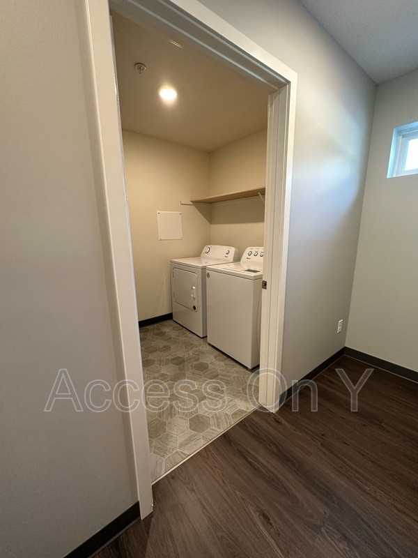 2320 Y St #5 - Photo 6 of 12
