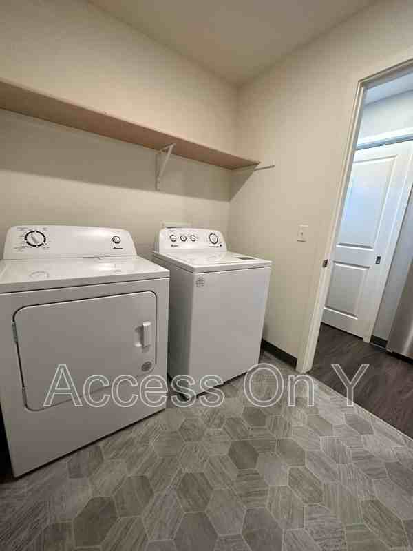 2320 Y St #5 - Photo 7 of 12
