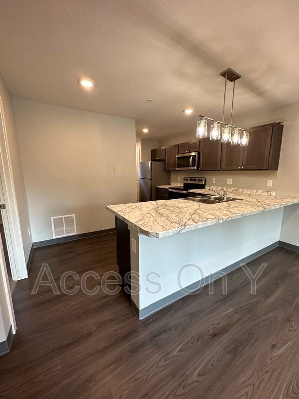 2340 Y St #8 - Photo 2 of 13
