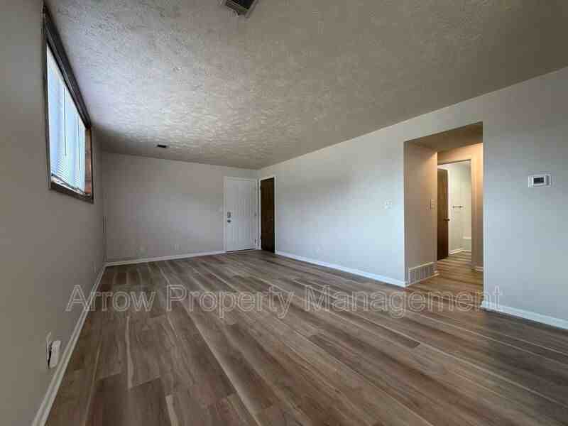 601 N 4th St - Photo 4 of 15