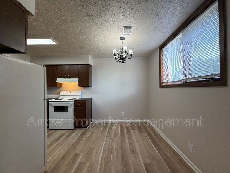 601 N 4th St - Photo 5 of 15