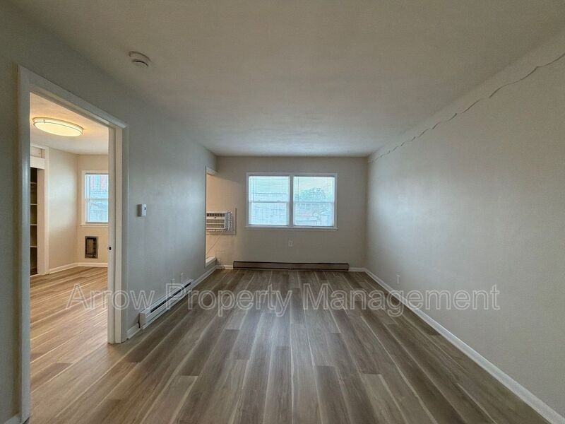141 N 4th St - Photo 2 of 11
