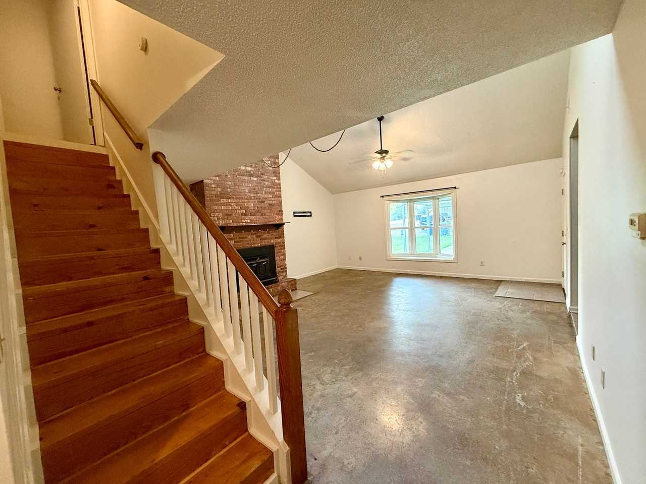 1401 Elmdale - Photo 5 of 19