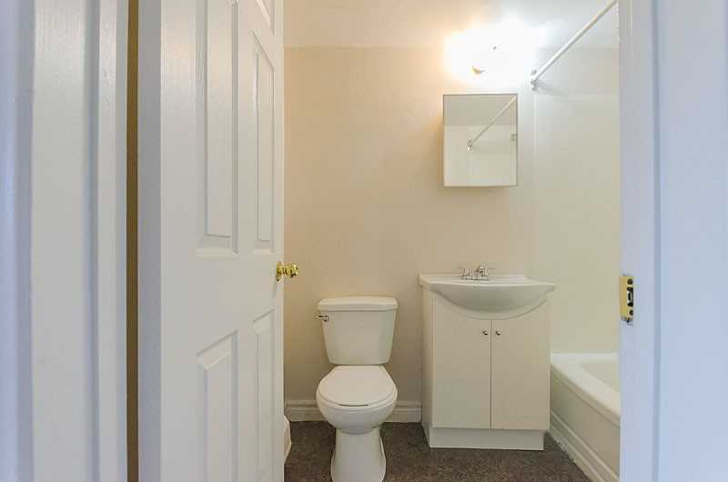 236 Jogues Street - Photo 7 of 10