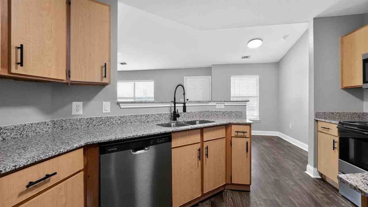 Cedar View - Photo 6 of 50