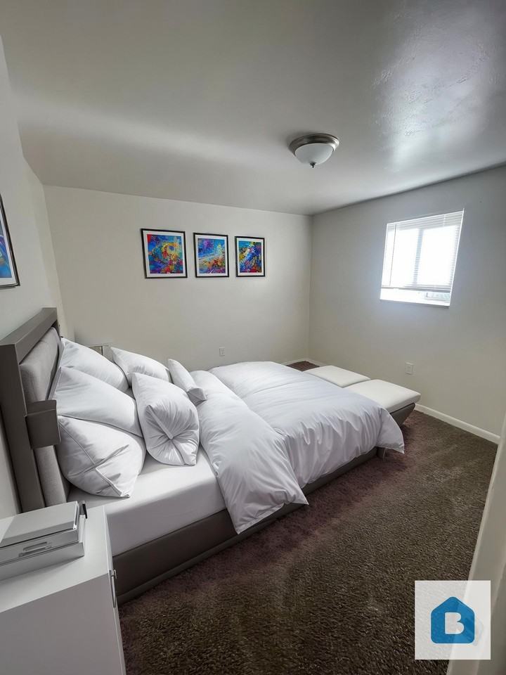 1113 W Arroyo Ave - Photo 4 of 8