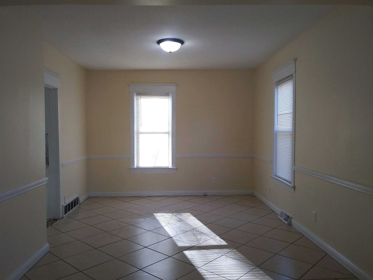 1307 Jackson St - Photo 3 of 8