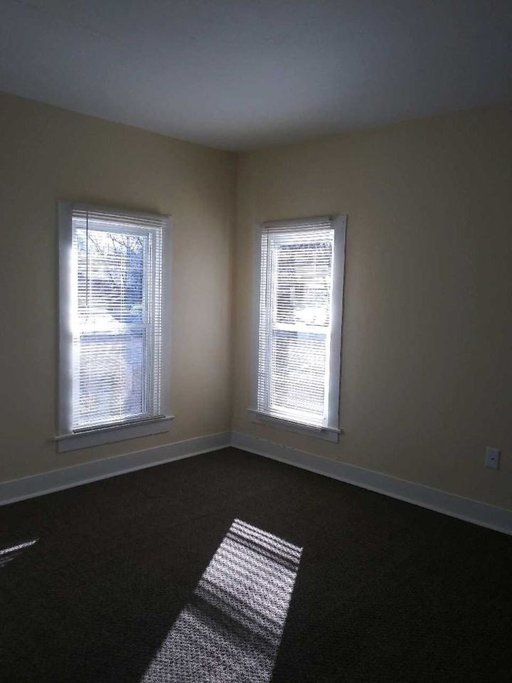 1307 Jackson St - Photo 6 of 8