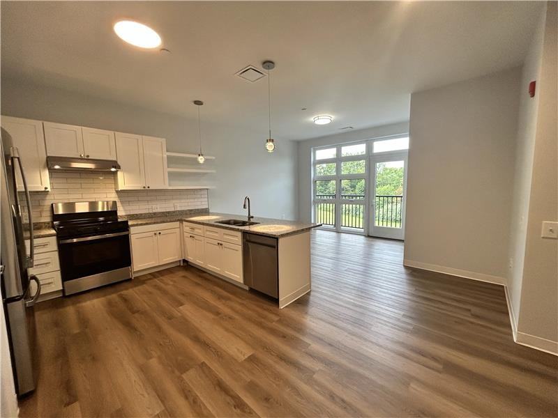 221 Mill Rd - Photo 6 of 13