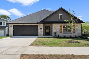 featured image of 1703 W Holly St