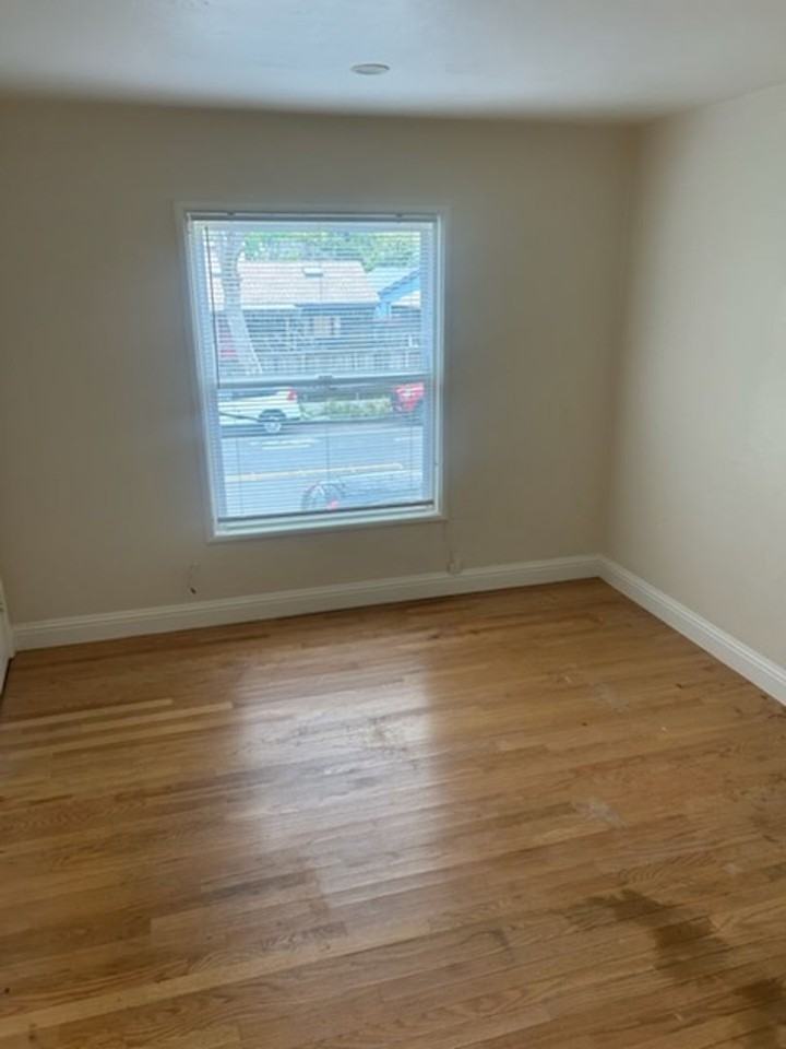 054 - Addison & 9th - Photo 5 of 13
