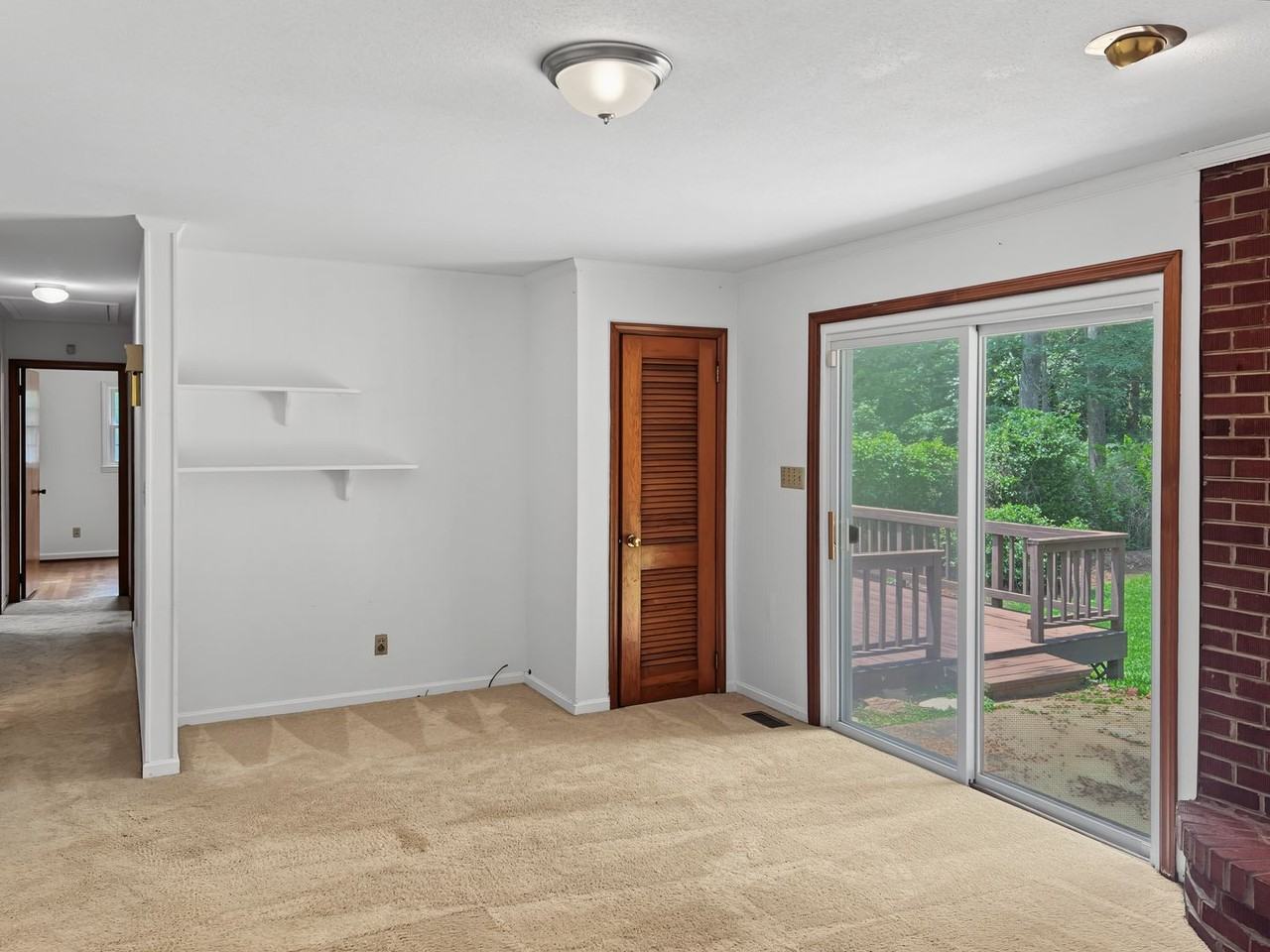 6909 Justice Dr - Photo 6 of 24