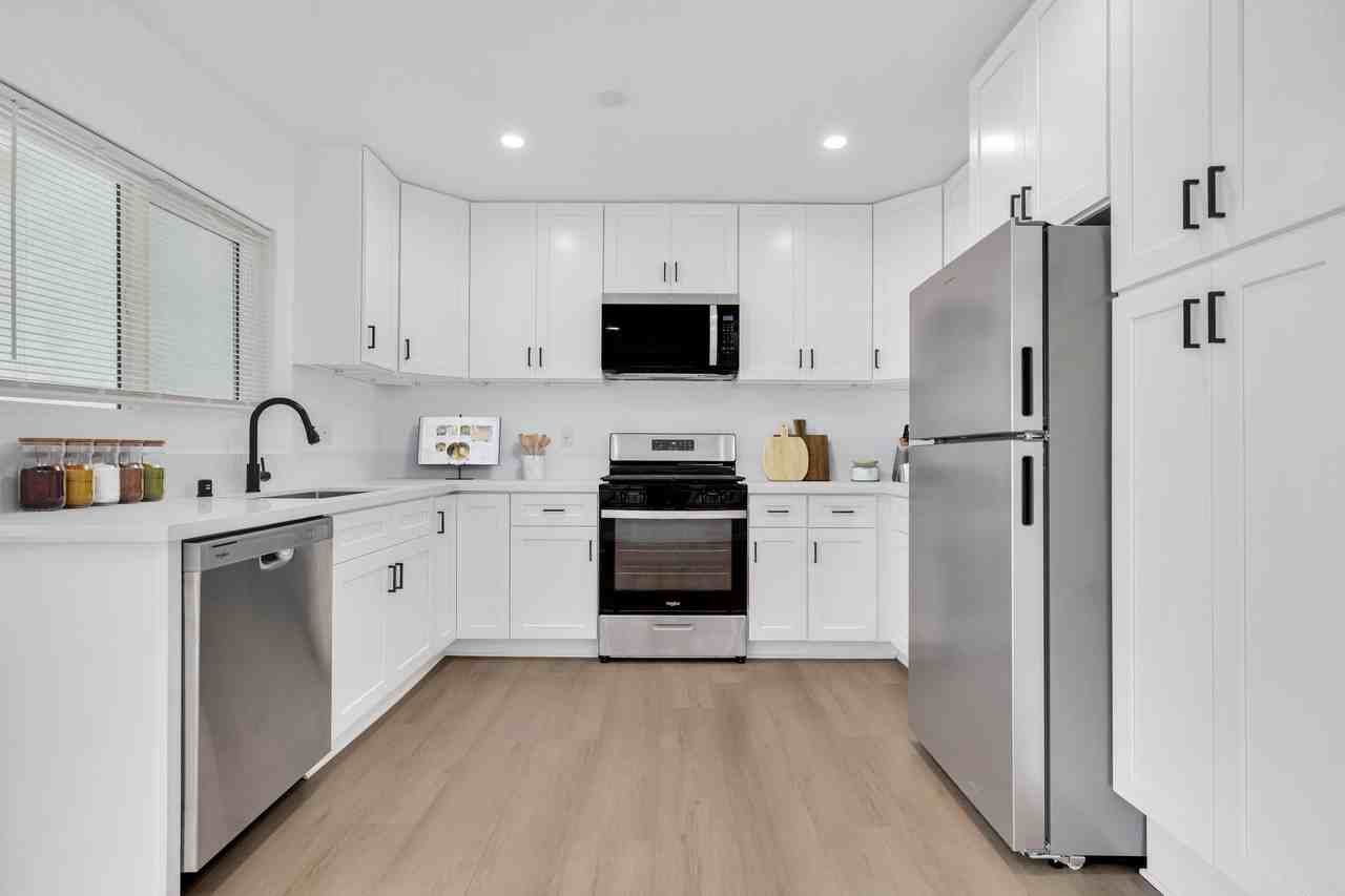 Green Hill Apartments - Photo 3 of 50