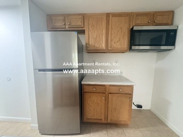 Meridian St #3 - Photo 2 of 10