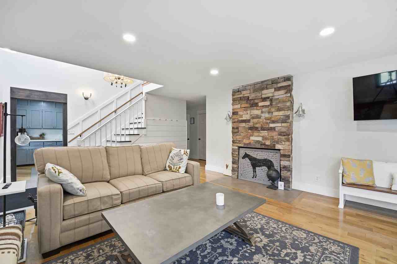 10200 Grandview Rd - Photo 6 of 49
