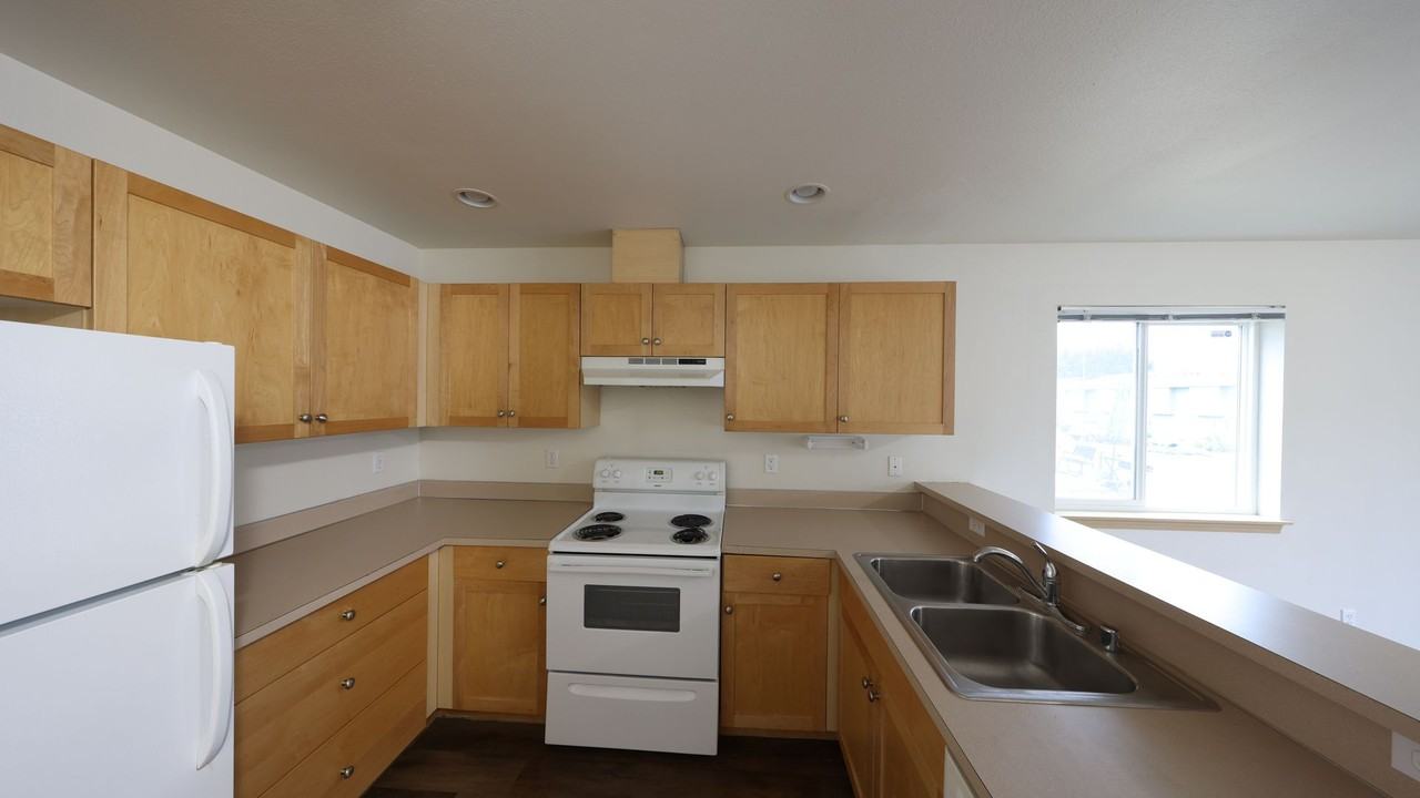 1225 N Oak Harbor St #H2 - Photo 2 of 7