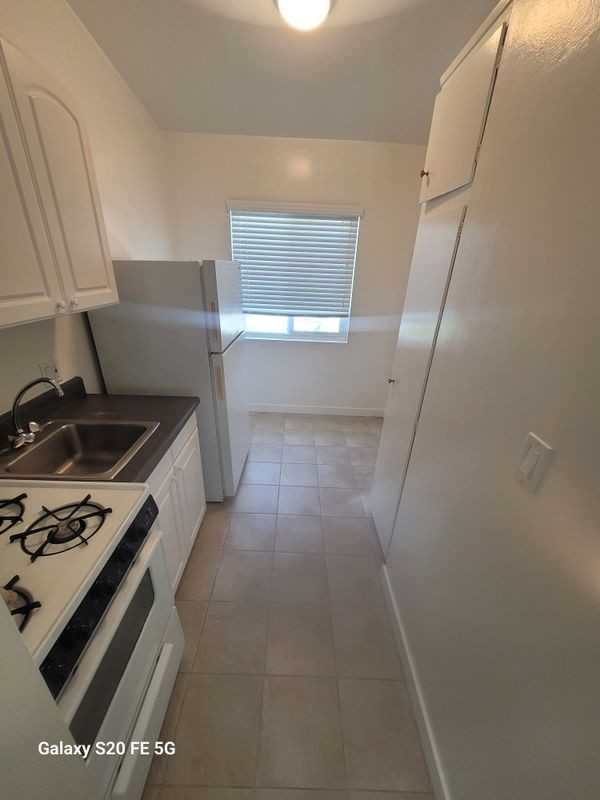 7263 W Manchester Ave - Photo 6 of 7