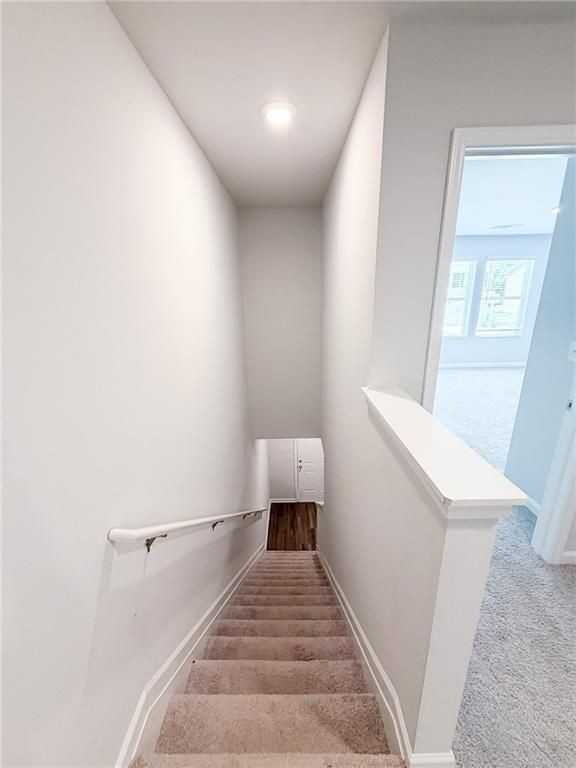 310 Oakwood Dr Nw - Photo 4 of 11