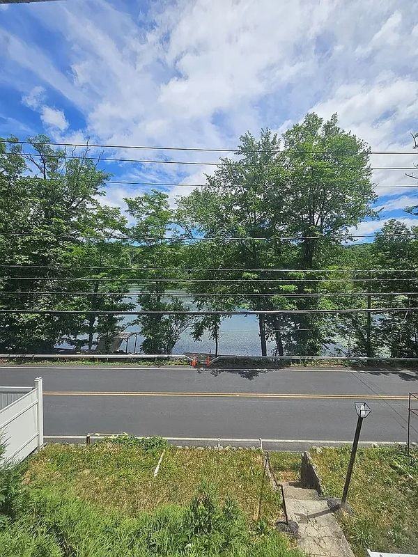 616 Lakes Rd - Photo 2 of 5