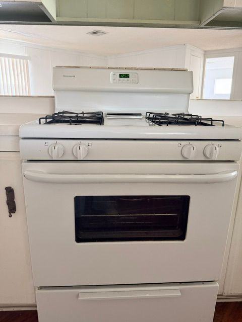 32160 Cody Ave - Photo 7 of 13