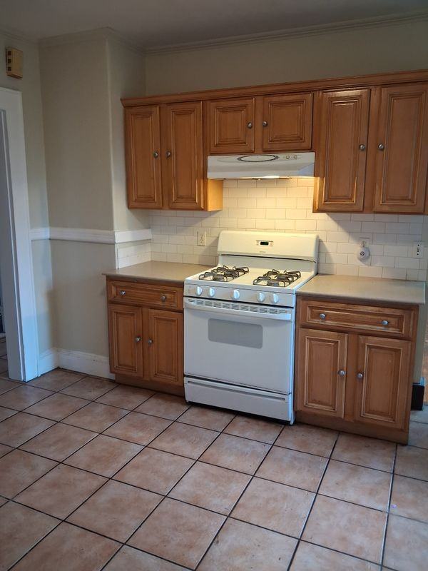 73 Morehouse St - Photo 6 of 12