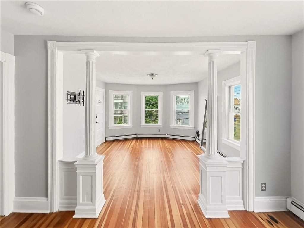 362 Weeden St - Photo 5 of 25