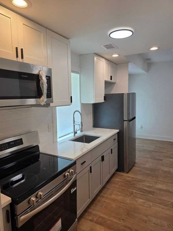 1614 Woodland Ave Se ##B - Photo 3 of 6