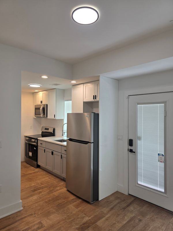 1614 Woodland Ave Se ##B - Photo 4 of 6