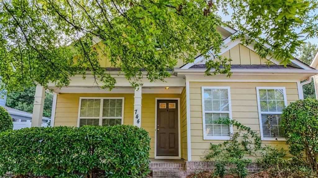 744 W Vincent Dr - Photo 2 of 43