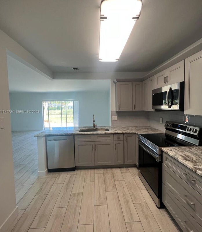 19420 Carolina Cir - Photo 2 of 4