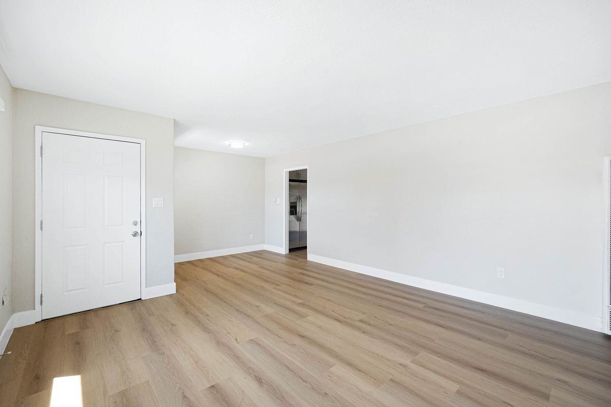 31857 Valley Forge St - Photo 4 of 41