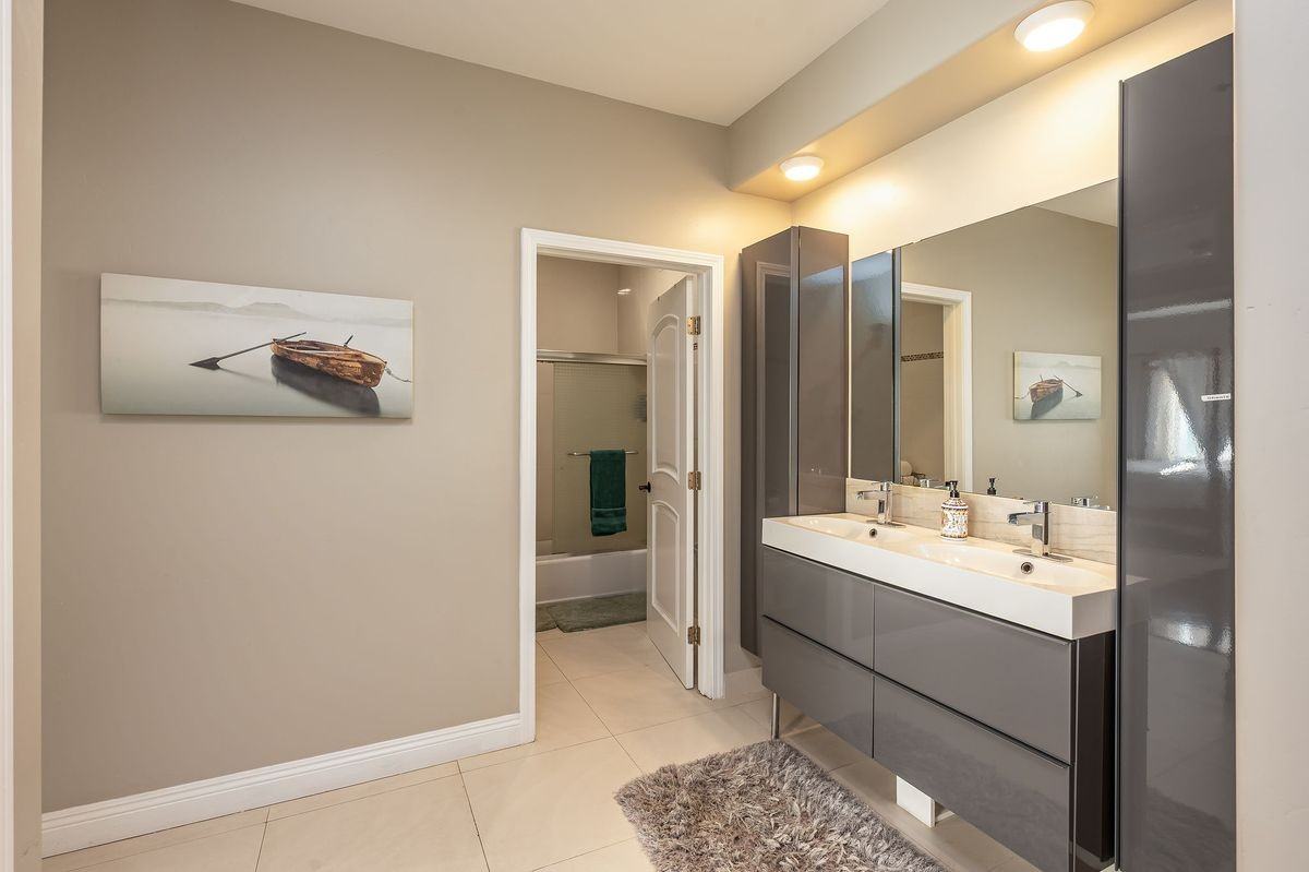 4741 Point Loma Ave - Photo 2 of 8