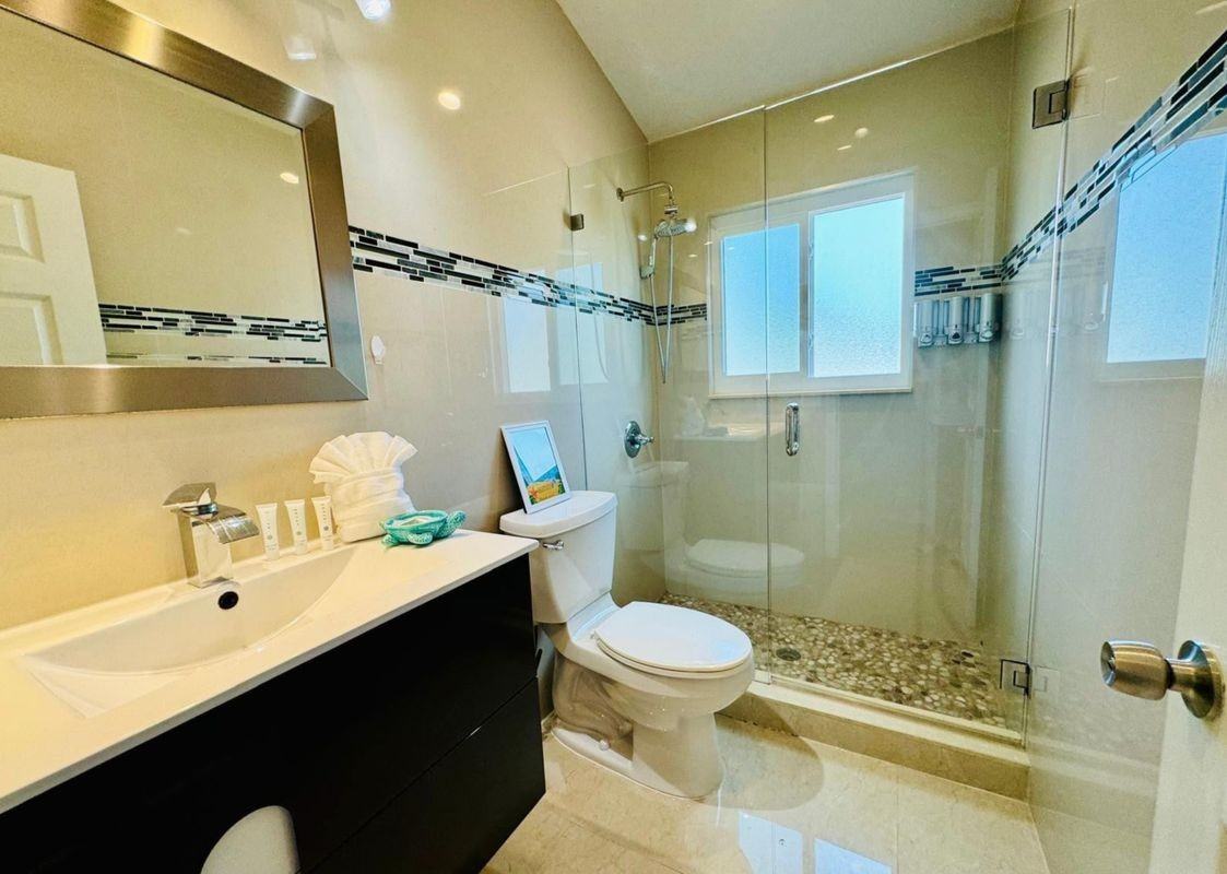 330 Sw 35th Ave - Photo 3 of 5