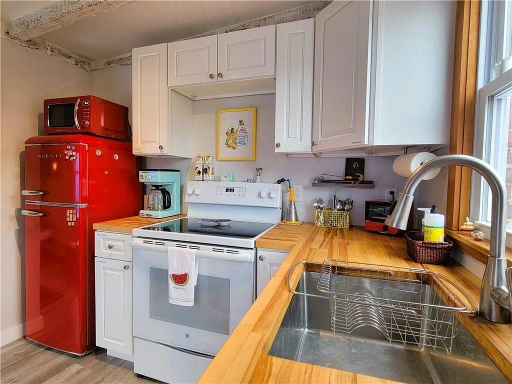 10 Collins St ##2 - Photo 5 of 22