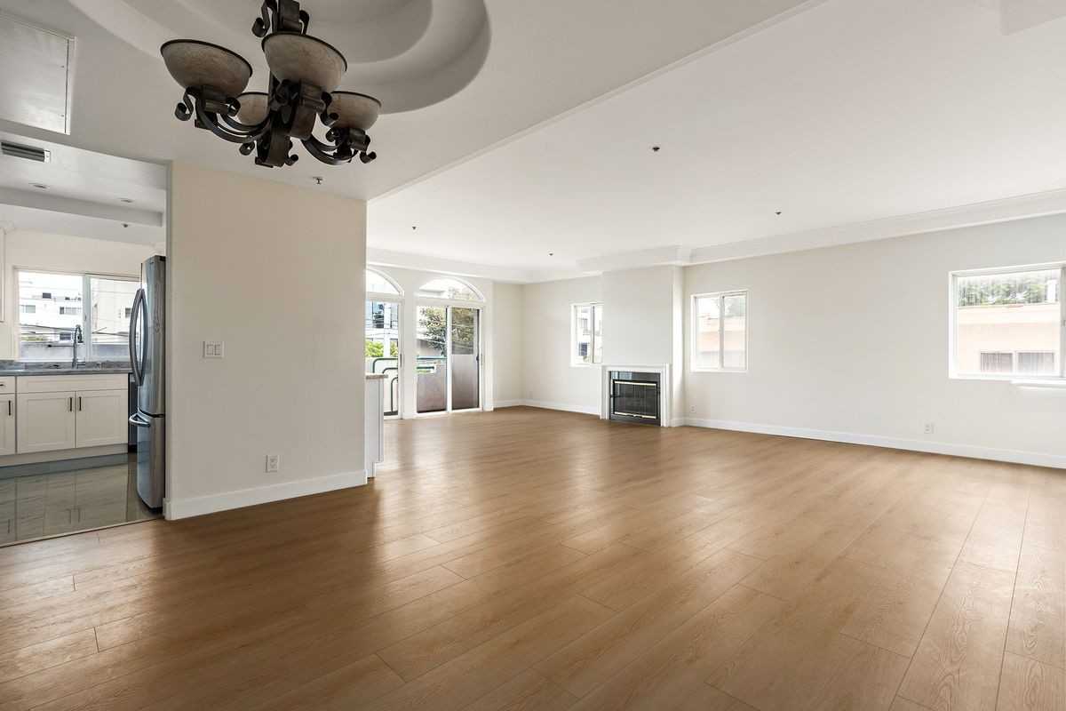 1315 S Saltair Ave ##203 - Photo 3 of 11