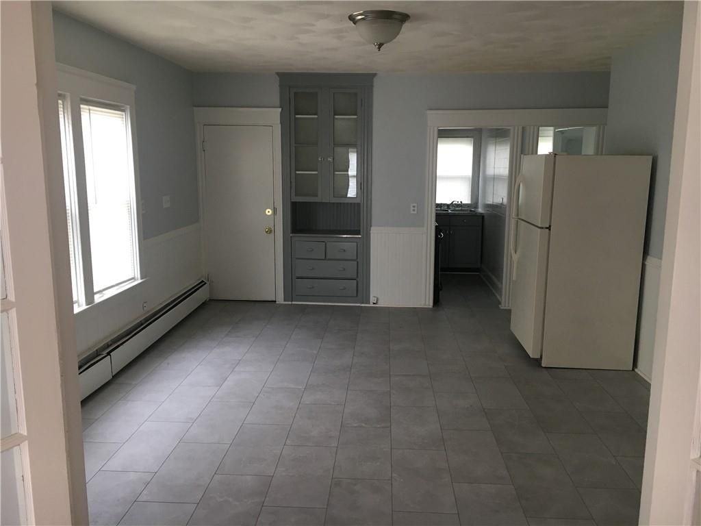 152 Webster St ##1 - Photo 4 of 11